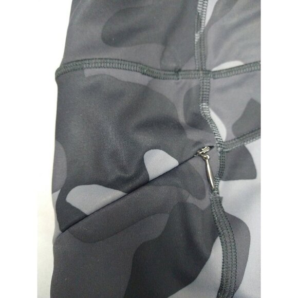 Athleta Women's Capri Gray/Black Camo Leggings Crop Pockets | Size XL - Picture 10 of 10